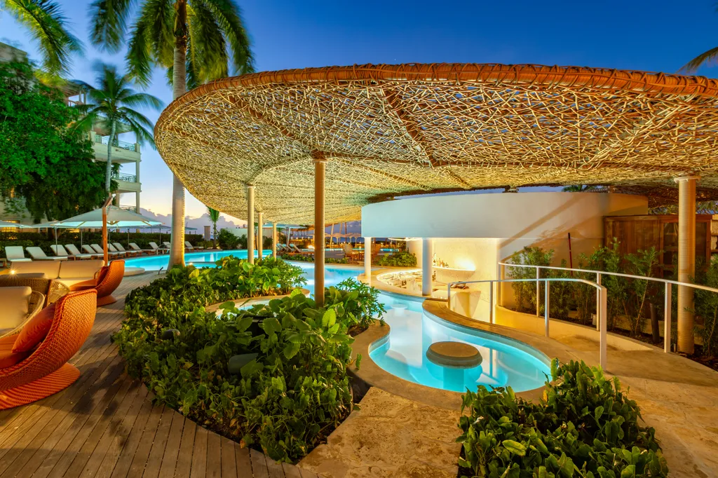 runway-media-production.global.ssl.fastly.net